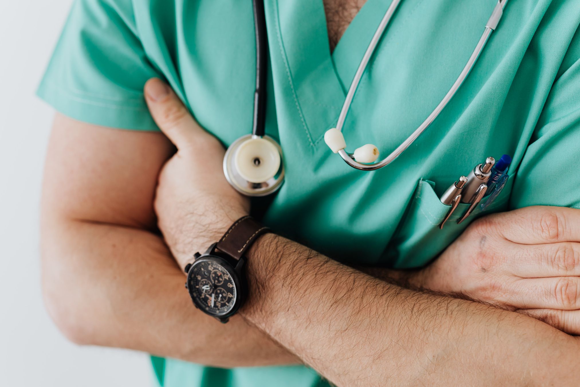 Best AI Agent Uses for Healthcare Workers in 2026 (Safe vs Unsafe)